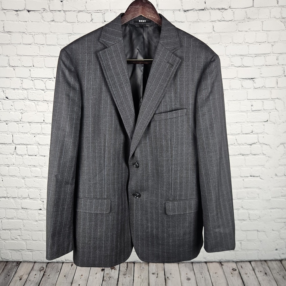 DKNY Mens 46R Gray‎ Pinstripe Wool Blazer Sport Coat 100% Wool Two Button